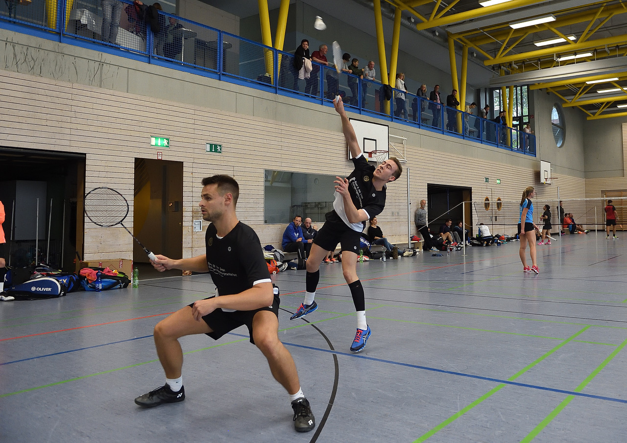 Gelungener Auftakt für die Badminton Mannschaften