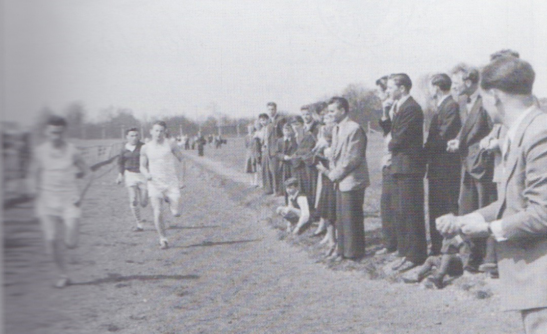 1952 – Der Sportplatz entsteht. Und eine Turnhalle, oder doch ein Kino?