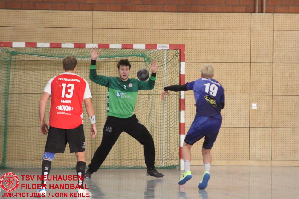 Prauß hält den Auswärtssieg fest - MadDogs siegen beim HC Erlangen II mit 34:33