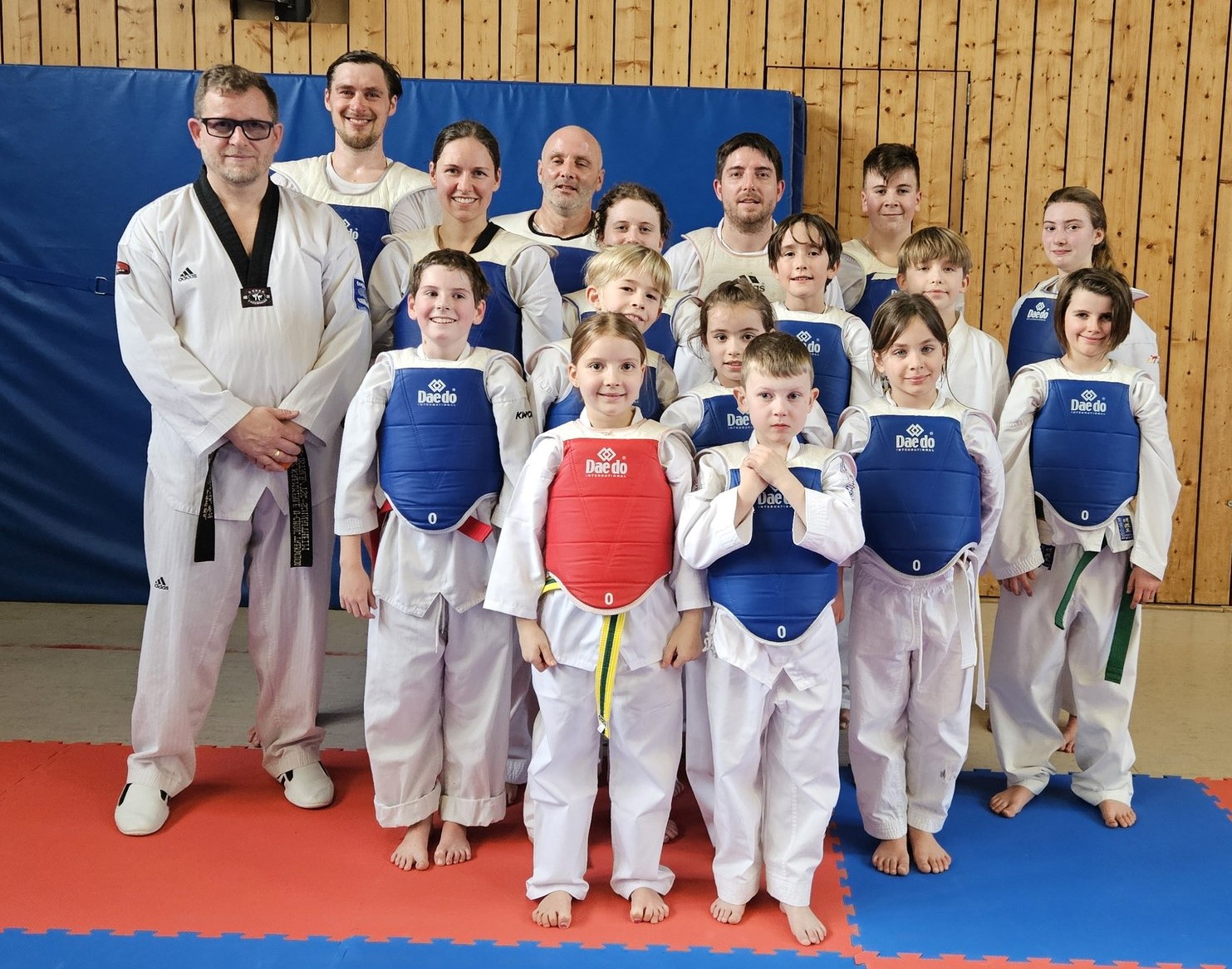 Stützpunktleiter gibt Taekwondo Seminar